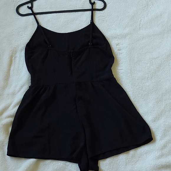 🌱 Black Romper - Picture 4 of 6